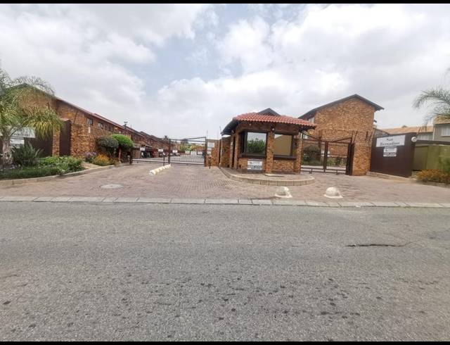 2 BEDROOM APARTMENT FOR SALE IN VORNA VALLEY